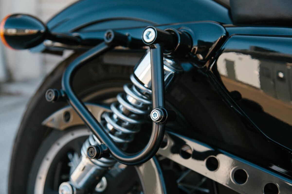 SLC Seitenträger für Harley Davidson XL 1200 C, XL 1200 C ABS, XL 1200 CX, XL 12...