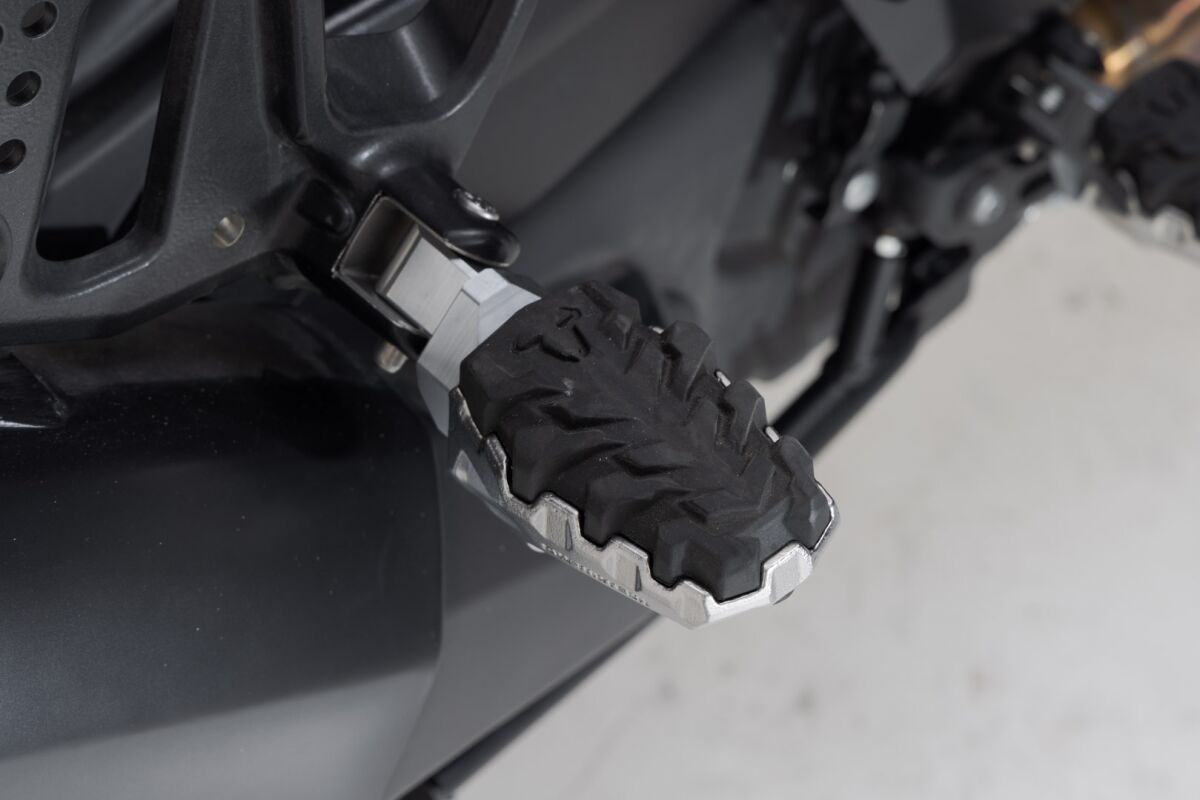 Evolution Footrest For BAJAJ, BMW, Harley Davidson AVENGER 220, R 1300 GS ABS, R...